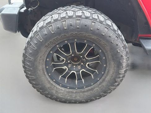 Used 2013 Jeep Wrangler Unlimited Sahara w/ Trailer Tow Group AWD/4WD image 14