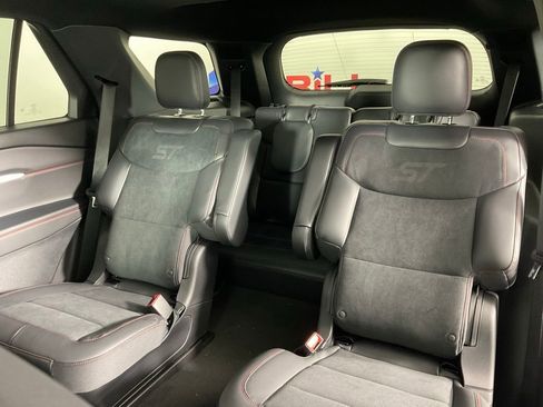 New 2026 Ford Explorer Active w/ Active Comfort Package RWD image 16