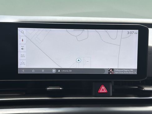 Certified 2025 Kia Carnival FWD image 4