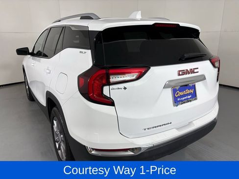Used 2024 GMC Terrain SLT FWD image 8