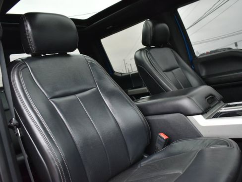 Used 2019 Ford F150 Lariat w/ Equipment Group 502A Luxury AWD/4WD image 31
