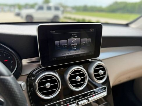 Used 2016 Mercedes-Benz GLC 300 4MATIC image 21