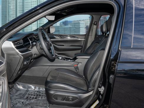 Used 2023 Jeep Grand Cherokee Trailhawk w/ Luxury Tech Group III image 16