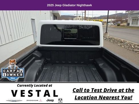 Used 2025 Jeep Gladiator Sport AWD/4WD image 7
