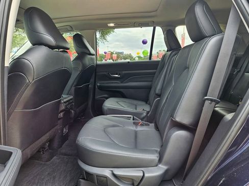 Used 2025 Toyota Grand Highlander AWD image 14