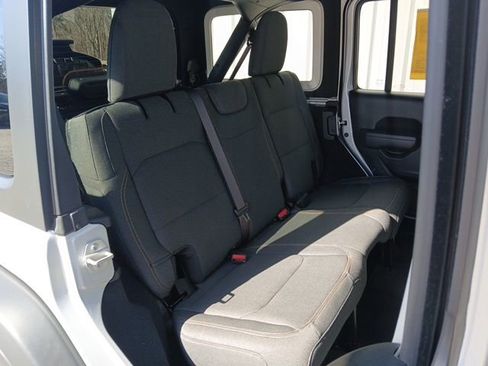 Used 2024 Jeep Wrangler Sport S image 27