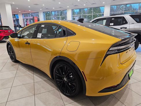 New 2026 Toyota Prius Plug-In Hybrid image 5