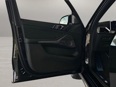 Used 2026 BMW X7 M60i image 63