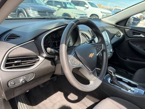 Used 2022 Chevrolet Malibu LT FWD image 14