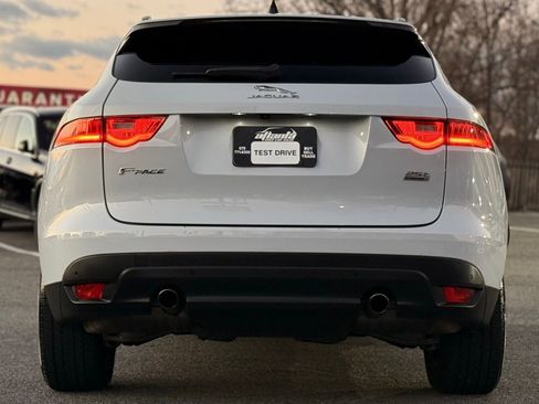 Used 2020 Jaguar F-PACE Premium image 4