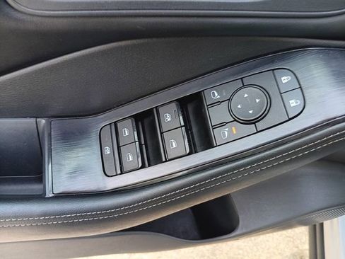 Used 2025 Nissan Rogue SV image 11