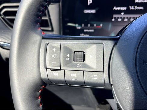 Used 2025 Nissan Kicks SR FWD image 18