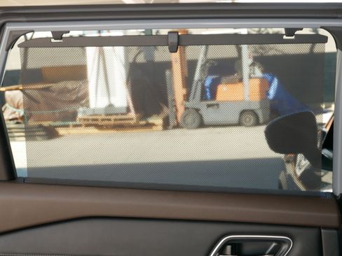 Used 2022 Nissan Rogue Platinum w/ Head-Up Display Package image 28