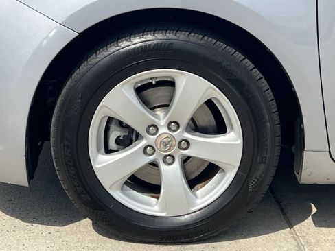 Used 2012 Toyota Sienna LE FWD image 26