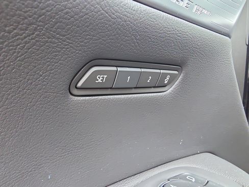 Used 2025 Cadillac XT5 Premium Luxury image 14