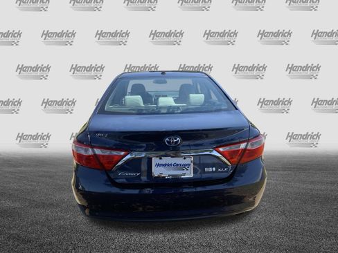 Used 2015 Toyota Camry XLE w/ Moonroof Package FWD image 9