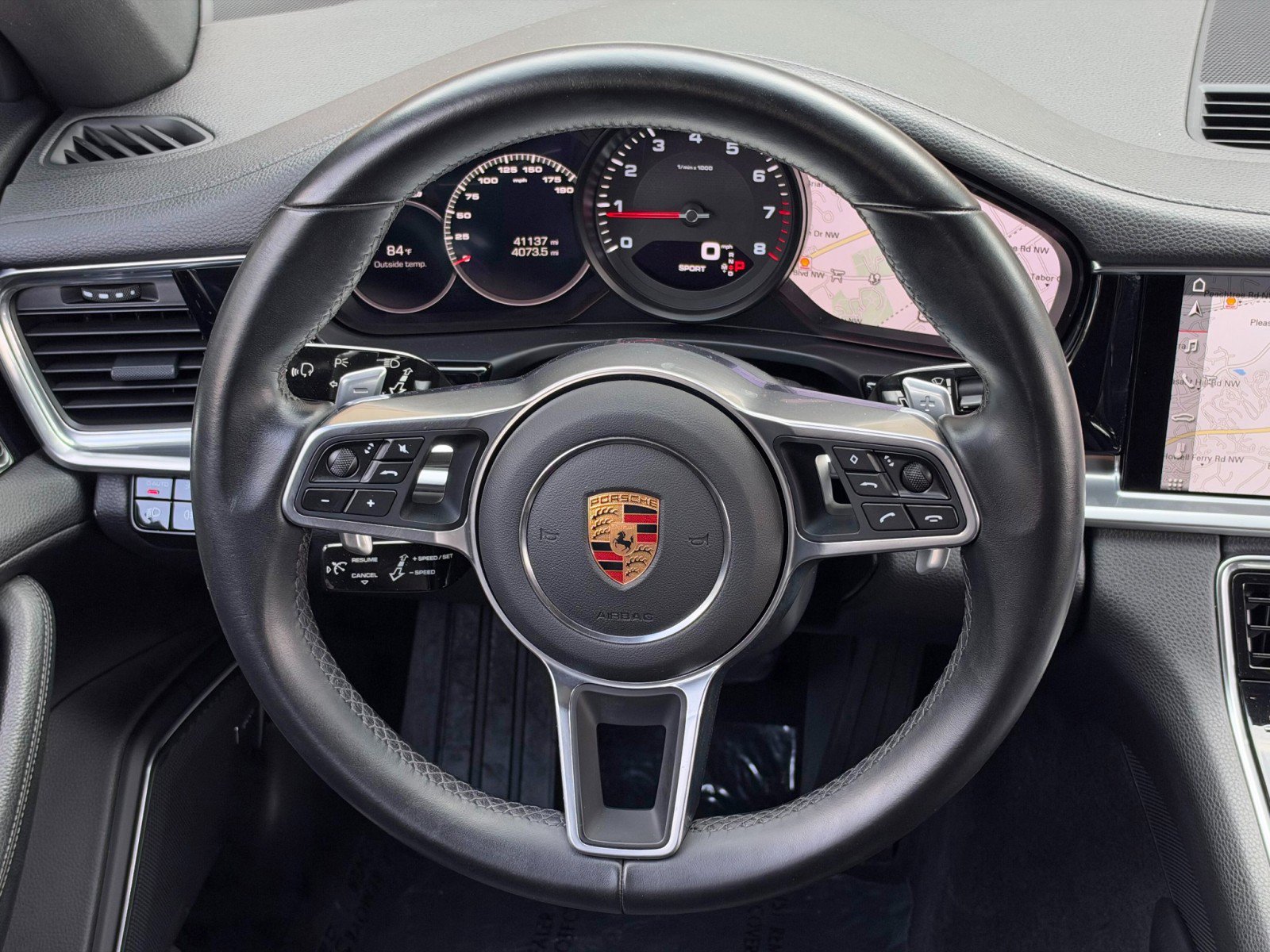 Used 2018 Porsche Panamera image 21
