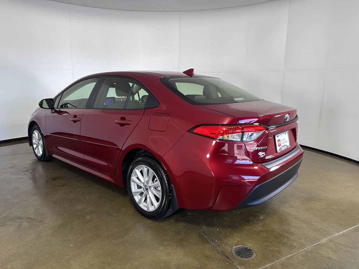 Used 2025 Toyota Corolla LE w/ LE Premium Package FWD image 15