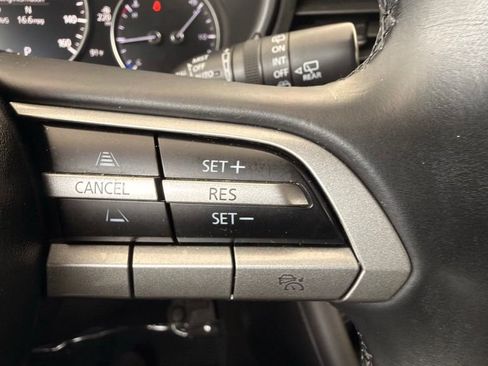 Used 2020 MAZDA MAZDA3 Hatchback FWD image 31