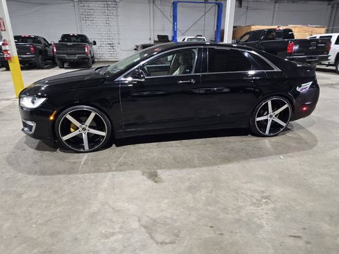 Used 2017 Lincoln MKZ Premiere FWD image 4