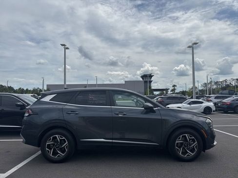 Used 2024 Kia Sportage LX image 2