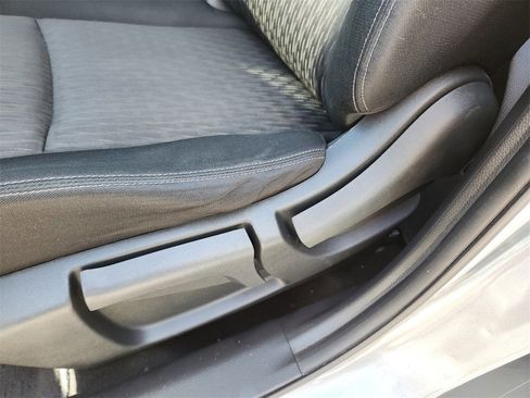 Used 2017 Nissan Rogue S w/ S Appearance Package image 18