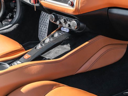 Used 2015 Ferrari California T image 10