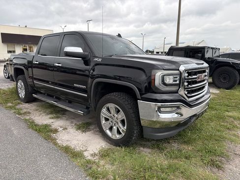 Used 2018 GMC Sierra 1500 SLT AWD/4WD image 2