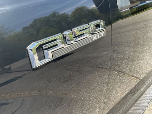 Used 2017 Ford F150 XLT w/ Equipment Group 302A Luxury image 13