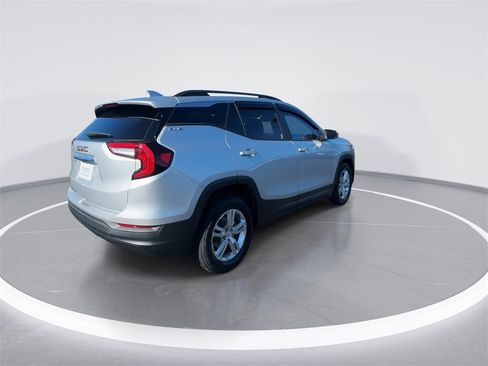 Used 2022 GMC Terrain SLE w/ Driver Convenience Package image 8