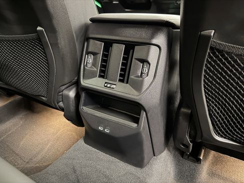 Used 2025 BMW X3 xDrive30i w/ Premium Package image 47