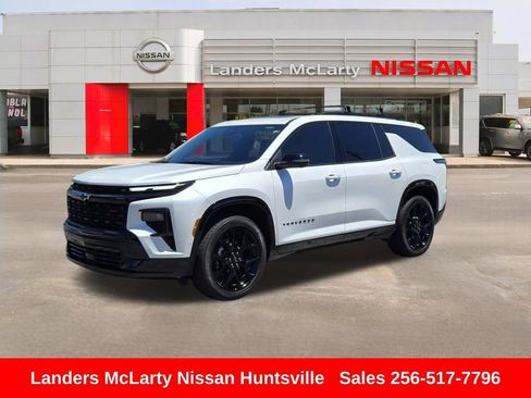 Used 2024 Chevrolet Traverse RS w/ LPO, Floor Liner Package FWD image 9
