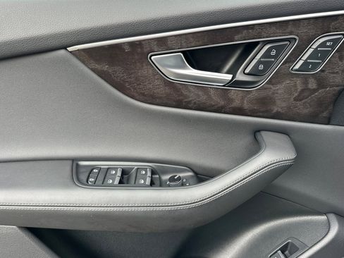 Used 2023 Audi Q8 Premium Plus w/ Premium Plus Package image 10