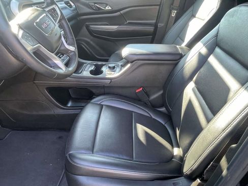 Used 2023 GMC Acadia SLT w/ Elevation Edition image 14