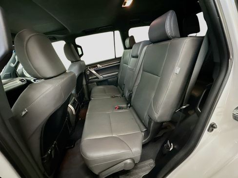 Used 2023 Lexus GX 460 Premium w/ Premium Plus Package image 30