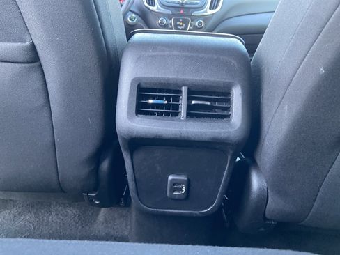 Used 2020 Chevrolet Equinox LT FWD image 47