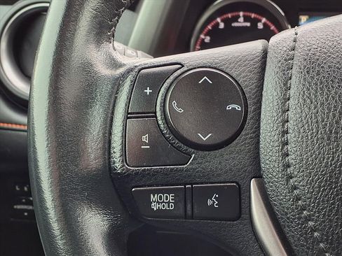 Used 2016 Toyota RAV4 SE image 29