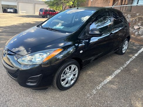 Used 2014 MAZDA MAZDA2 Sport FWD image 3
