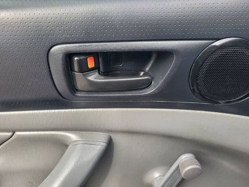 Used 2014 Toyota Tacoma 2WD Regular Cab image 12