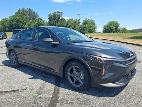 New 2026 Kia K4 FWD image 2