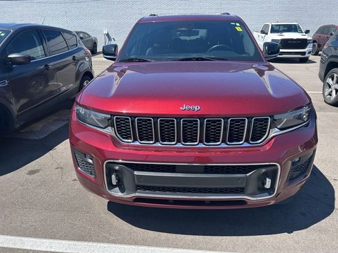 Used 2021 Jeep Grand Cherokee L Overland w/ Luxury Tech Group IV AWD/4WD image 2