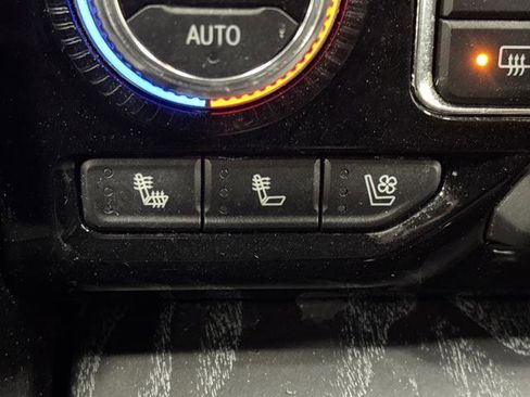 Used 2021 GMC Yukon XL Denali image 8