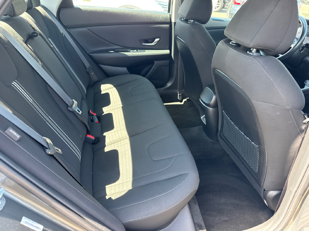 Used 2025 Hyundai Elantra SEL FWD image 14