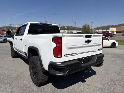 Used 2026 Chevrolet Silverado 2500 ZR2 image 8