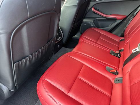 Certified 2024 Porsche Macan image 13