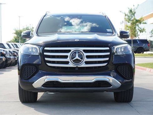 Used 2025 Mercedes-Benz GLS 450 4MATIC image 2