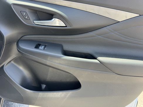 Used 2024 Buick Envista Sport Touring w/ Convenience I Package FWD image 9