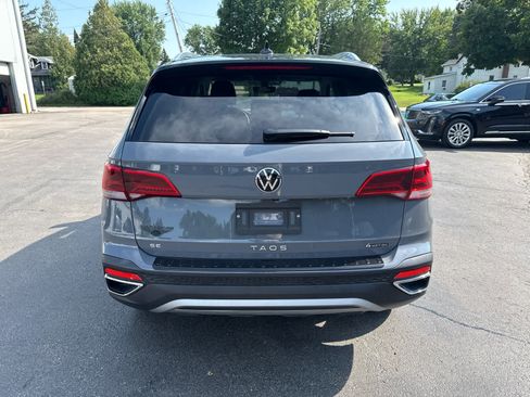 Used 2024 Volkswagen Taos SE AWD/4WD image 4