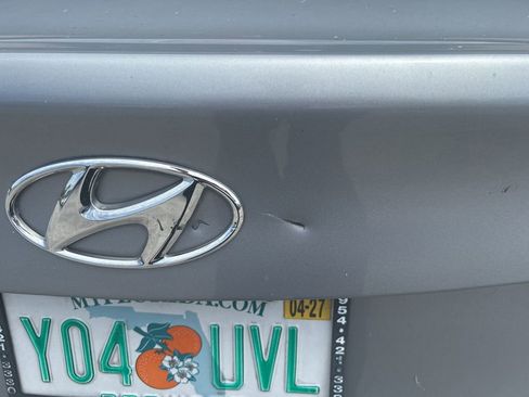 Used 2013 Hyundai Elantra GLS w/ Preferred Pkg FWD image 13