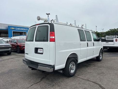 New 2026 Chevrolet Express 2500 w/ Communications Package RWD image 3